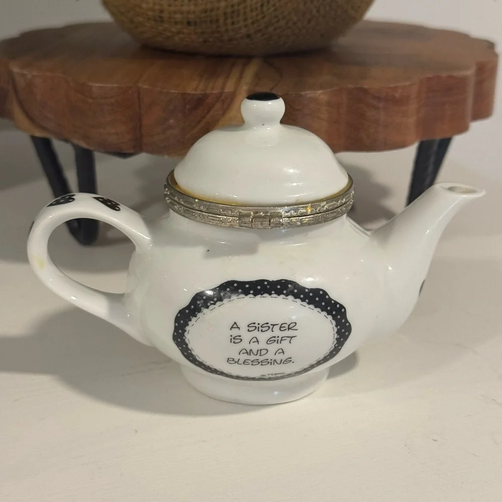 Children of the Inner Light Ceramic White ‘Sisters’ Teapot with Hinged Lid